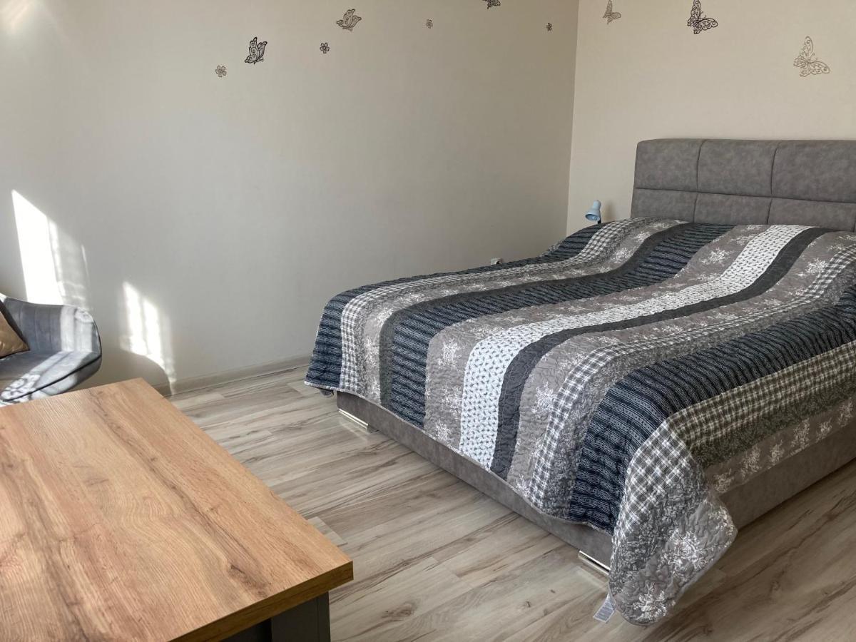 Kristály Apartman Eger Esterno foto
